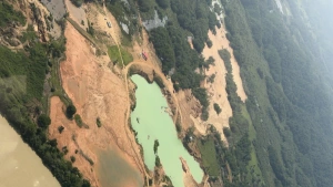 Minería ilegal en el río Nechí dispara la presencia de dragas: ya serían más de 190 y crece el impacto en el Bajo Cauca