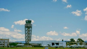 Aeronáutica Civil investiga la muerte de un funcionario tras caer de la torre de control del aeropuerto El Dorado