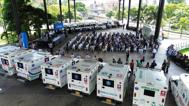 Imágenes de ambulancias para atender las emergencias de salud de las personas.