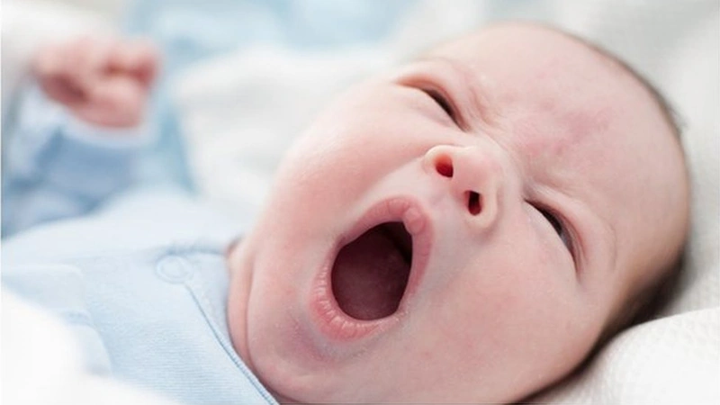 Una de las teorías predominantes señala que bostezamos para disminuir la temperatura cerebral. Foto: BBC