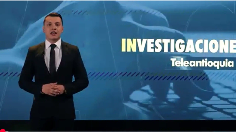 El periodista Sebastián Palacio aparece en el set de Investigaciones Teleantioquia
