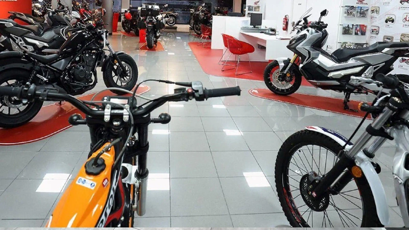 Foto de un concesionario de motos Honda.
