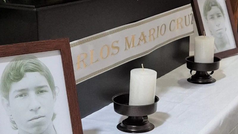 Foto de cofre en el que entregaron los restos de Carlos Mario Cruz Arboleda.