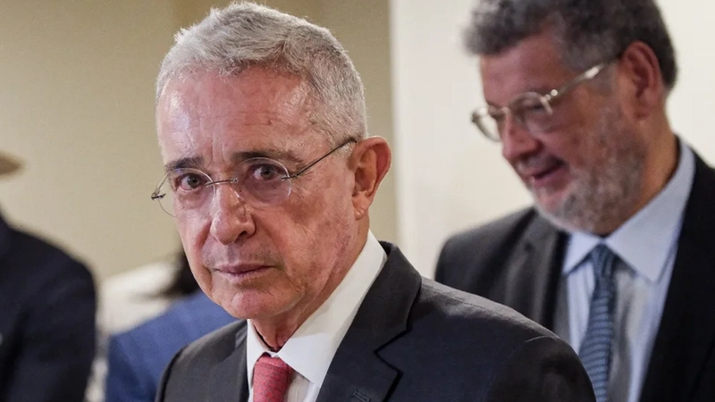Álvaro Uribe Vélez se convierte en el primer expresidente de Colombia en ser condenado. Lo hallaron culpable de los delitos de fraude procesal y soborno de testigos. Foto: Colprensa