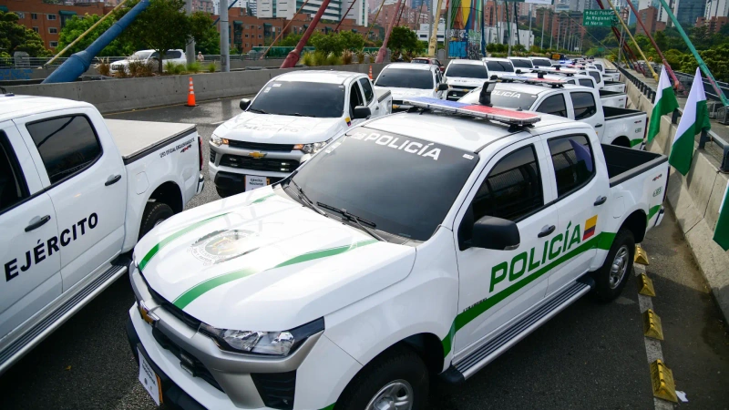 Tasa de Seguridad: entregan 49 camionetas a la Fuerza Pública en Antioquia