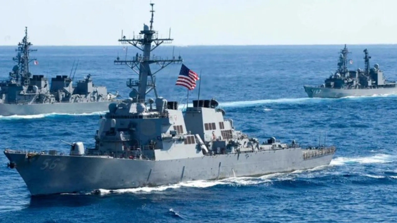 La imagen describe tres flotas marítimas de EE.UU. navegando el mar Caribe.