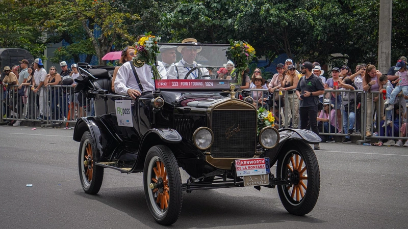Ford T de 1924 en el desfile de atos clásicos 2025. Foto: Teleantioquia