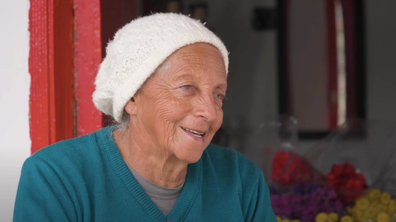 Ana Lucía Atehortúa, de vender flores en el cementerio a quedar en la historia de Antioquia. Foto: Teleantioquia