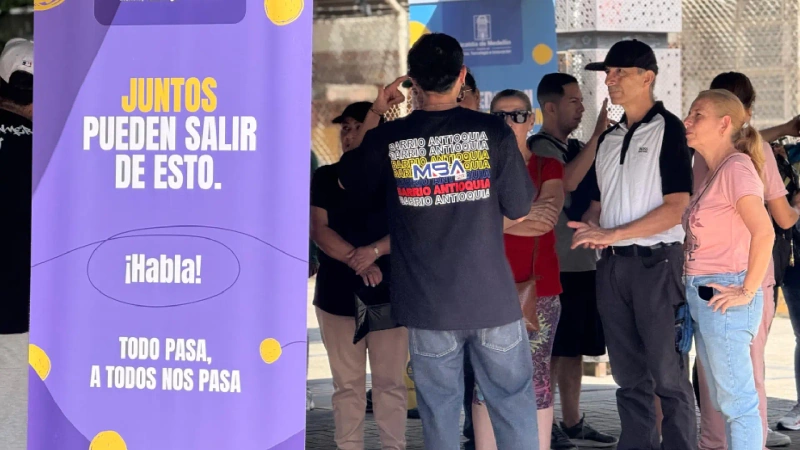 En la imagen se detalla uno de los procesos de atención que ofrecen los "escuchaderos".