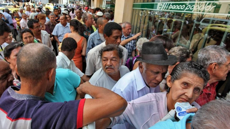 En Colombia, el sistema pensional garantiza una prestación económica vitalicia para vejez, invalidez o muerte. Foto: portafolio.co