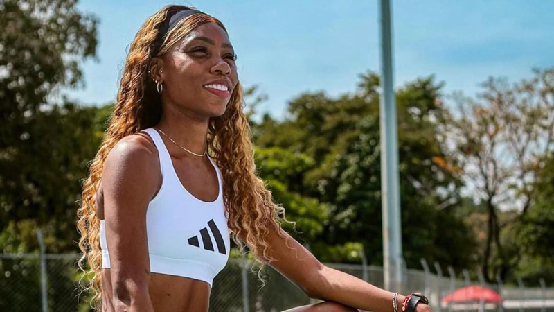 Karen estableció una impresionante marca de 24.98 segundos y superó el récord mundial impuesto por ella misma de 25.07. Tomado de @karenpalomeque_56.