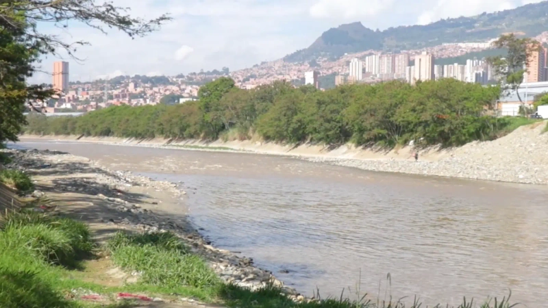El Río Aburrá tiene altas probabilidades de socavación y desbordamiento