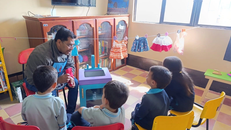 Imagen de Laboratorios del Cuidado, la estrategia de la Gobernación de Antioquia por educar sin estereotipos. Foto: cortesía.