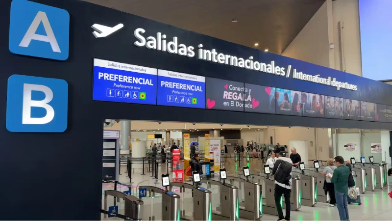 Gremios alertan que aumentaría el precio de tiquetes aéreos en Colombia si se aprueba la tributaria.