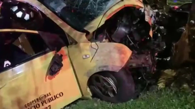 Dos muertos y tres heridos tras accidente en la Avenida Ferrocarril de Medellín