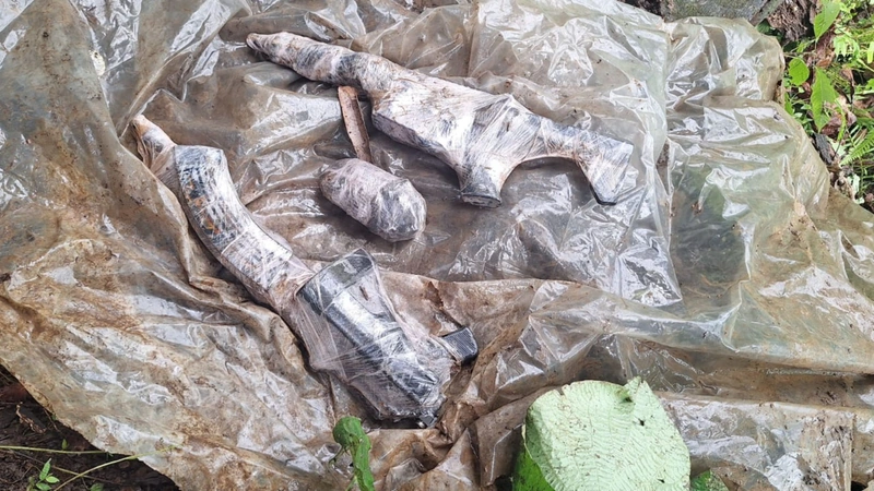 Imagen del arsenal incautado al Clan del Golfo en Támesis. Foto: cortesía.