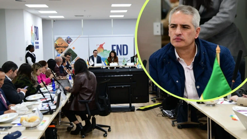Antioquia plantea una vía constitucional para proteger sus finanzas frente a la emergencia económica. La imagen principal corresponde a la cumbre de gobernadores realizada este 15 de enero en Bogotá.