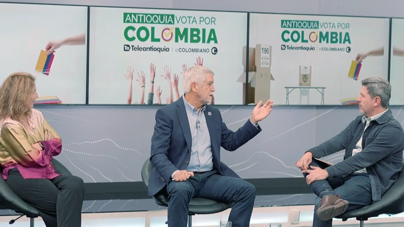 Enrique Peñalosa pasó por Antioquia Vota por Colombia: propone autopista a Panamá y defiende su plan de seguridad.