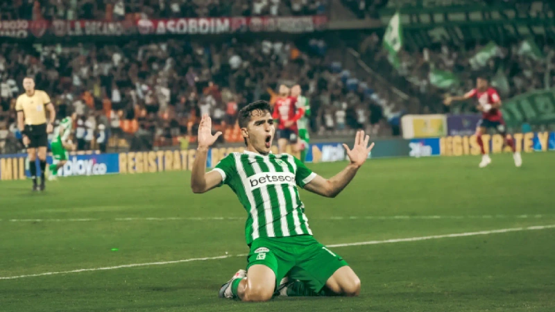 Juan Manuel Rengifo festejó un nuevo gol ante el DIM.