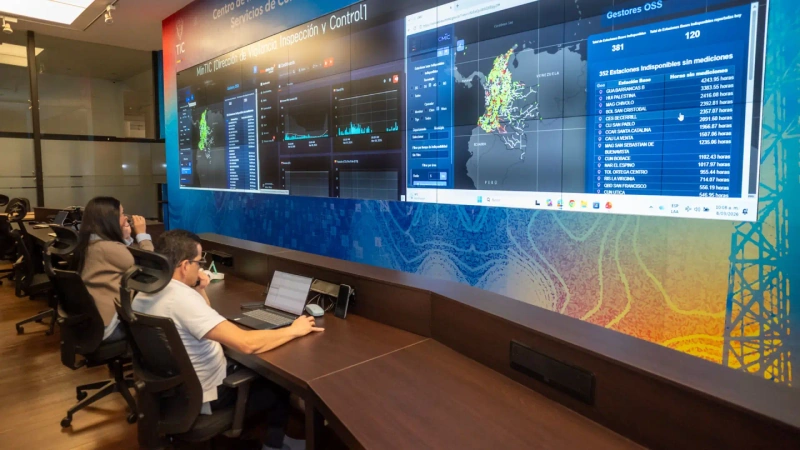 El Centro de Monitoreo e Inspección de los Servicios de Comunicaciones (CMIC) realiza seguimiento continuo al comportamiento de las redes durante la jornada electoral. Foto: cortesía MinTIC