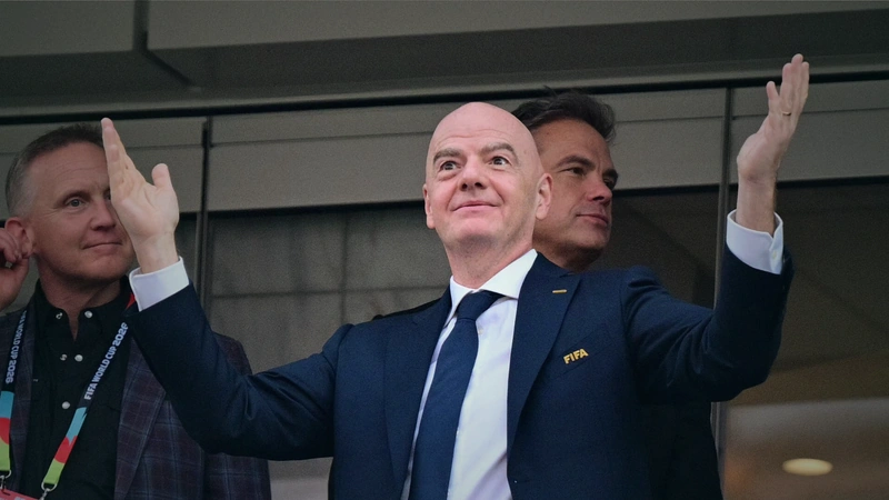 El presidente de la FIFA Gianni Infantino sorprende por la rapidez con la que viaja de un estado a otro. Foto: AFP.