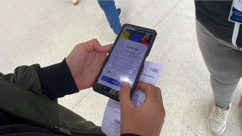 La entidad acreditó miles de testigos electorales y observadores nacionales e internacionales que acompañarán el desarrollo de la jornada dentro y fuera del país. Foto. cortesía CNE