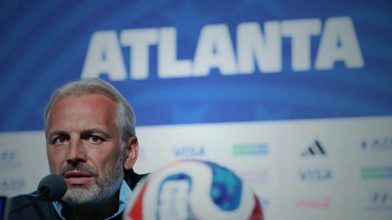 El técnico de RD del Congo no tuvo un buen día al enterarse del fallecimiento de su padre durante le rueda de prensa posterior al partido ante Inglaterra, donde su selección fue eliminada del Mundial 2026. Foto: AFP.