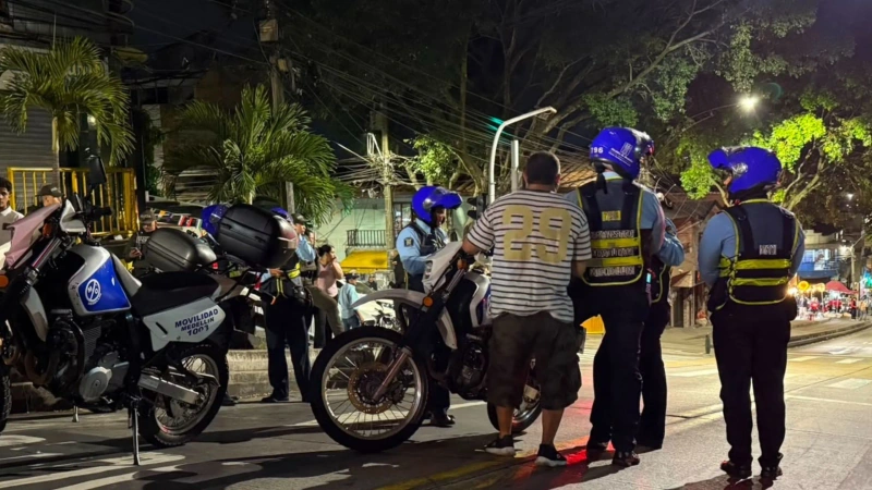 Alcaldía de Medellín realiza controles en los carriles exclusivos de Metroplús. Foto: cortesía.