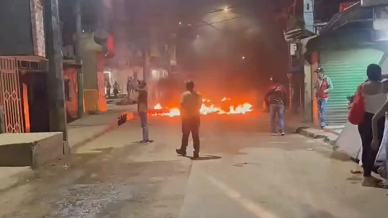 Operativo en una mina terminó en disturbios. Foto: captura de pantalla de videos.