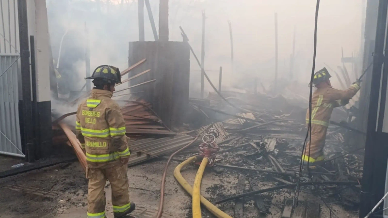 La Secretaría de Gestión del Riesgo y Atención de Desastres informó que las labores de control alcanzan un avance cercano al 70 %. Foto: cortesía Alcaldía de Bello