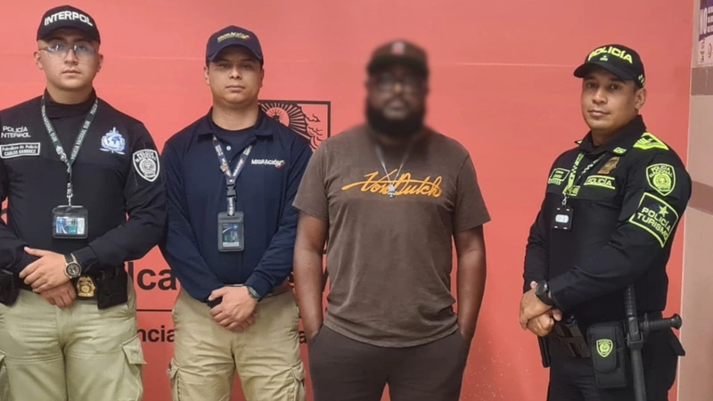 En el Aeropuerto Internacional José María Córdova fue inadmitido el ciudadano estadounidense Donald Earl Johnson. Foto: cortesía Policía Metropolitana del Valle de Aburrá.