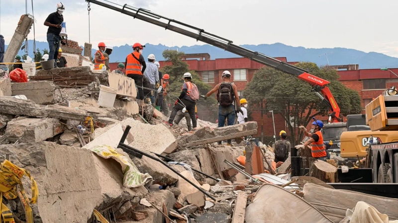 La Ungrd reportó 79.108 viviendas averiadas, 13.077 viviendas destruidas y 121 edificios colapsados, una situación que agrava la crisis humanitaria en varias regiones del país. Foto: Teleantioquia