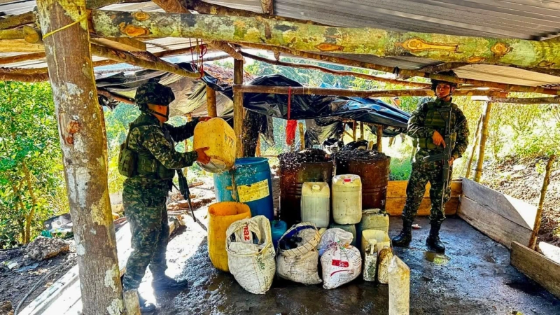 Autoridades destruyeron dos laboratorios dedicados a procesar base de coca en San Luis. Foto: cortesía.