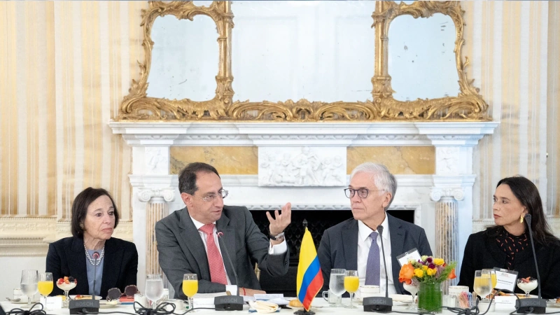 El vicepresidente, José Manuel Restrepro, en reuniones en Nueva York antes de la Asamblea de la ONU. Foto: tomada de redes sociales