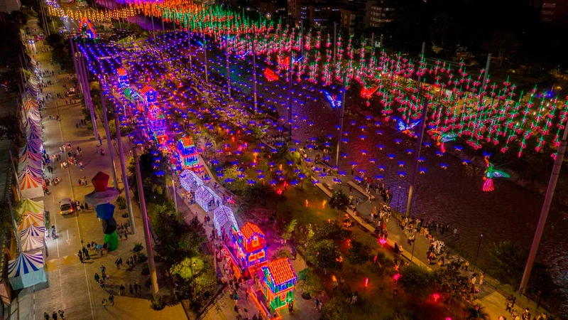 El alumbrado navideño, por ahora, no está en riesgo. Foto: cortesía Alcaldía de Medellín