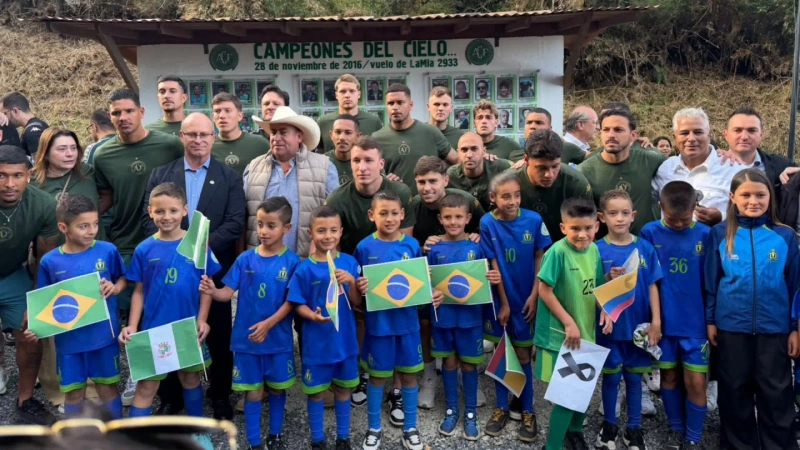 El municipio del Oriente antioqueño recibió visitantes de Brasil que querían participar del homenaje. Fotos: Teleantioquia y cortesía Alcaldía de La Unión