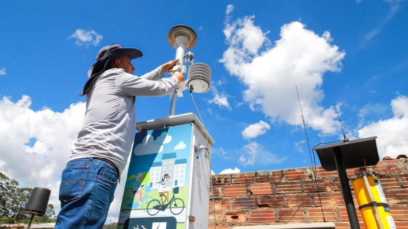 El Área Metropolitana monitorea permanentemente 35 puntos para detectar cambios en las condiciones atmosféricas del Valle de Aburrá. Foto: cortesía