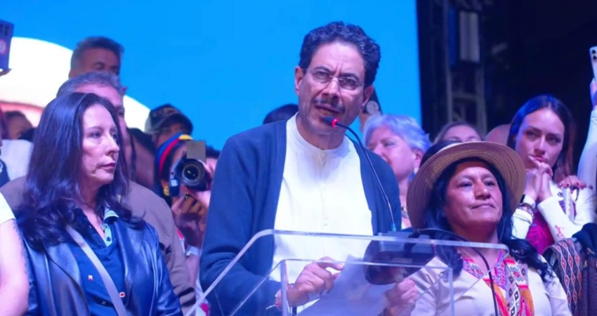 Cepeda anunció la impugnación de más 33.000 mesas y aplazó el  reconocimiento de la victoria de De la Espriella
