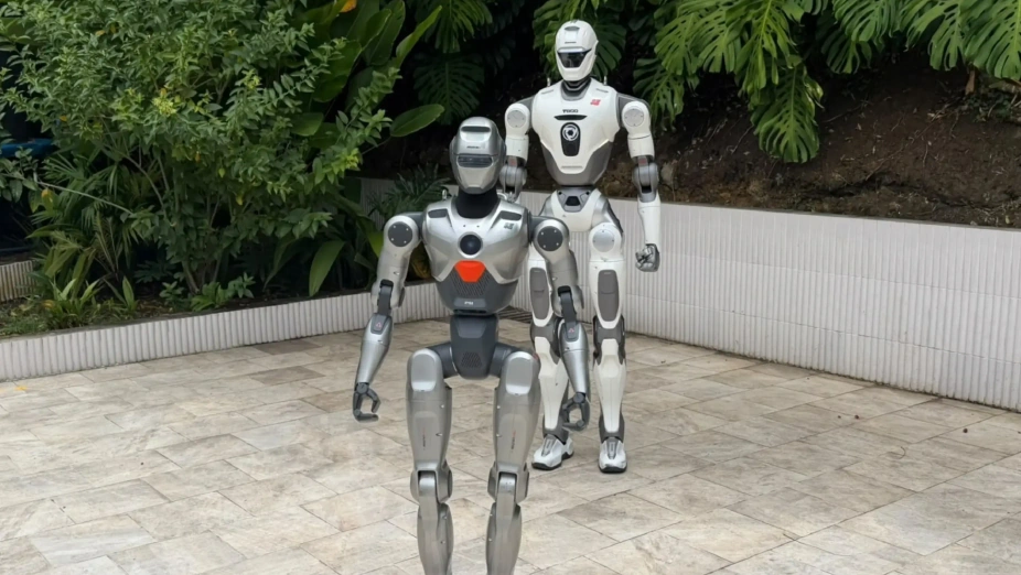 EN VIDEO | En Medellín una familia ya convive con robots humanoides: uno tiene nombre, apellido y hasta salió de compras