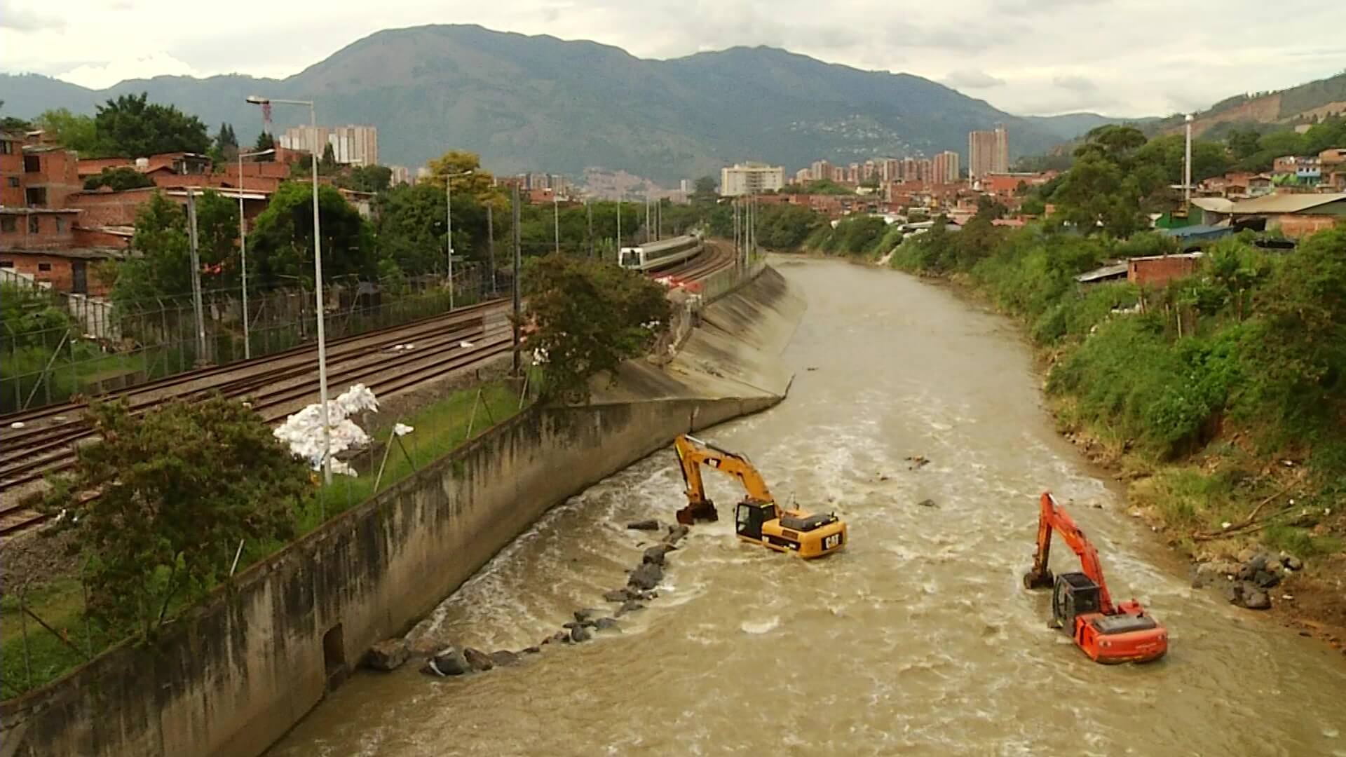 Avanzan los trabajos en la vía férrea del Metro