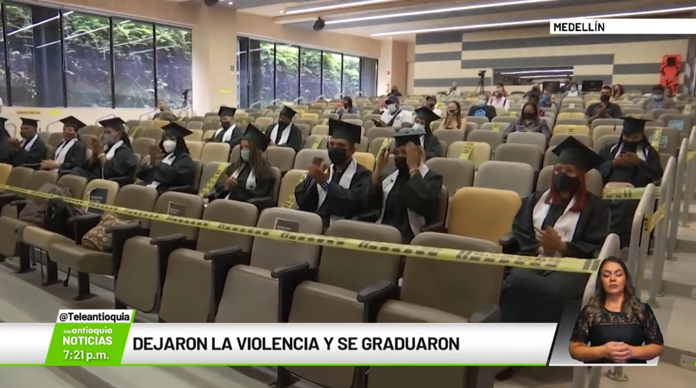 Dejaron la violencia y se graduaron