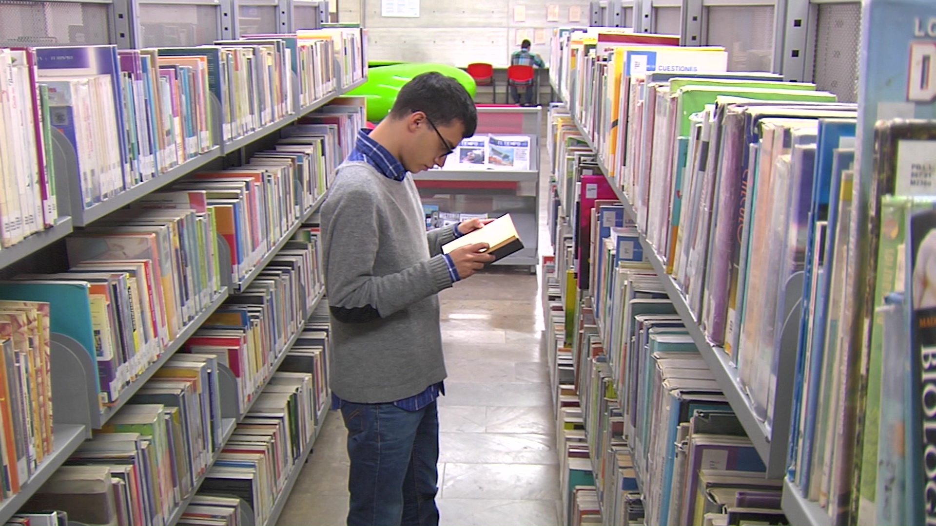 Feria de ejemplares literarios en la U. de A.