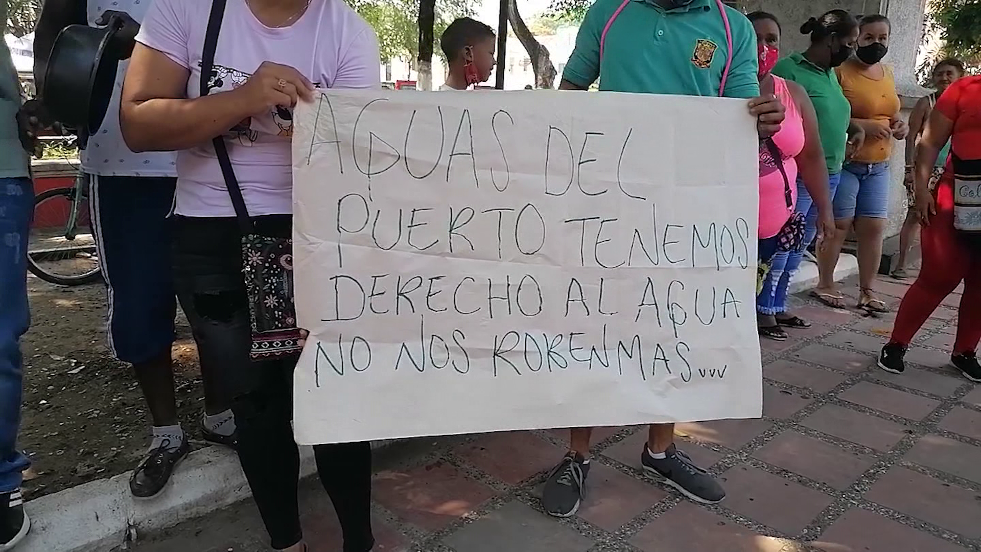 100 familias están sin agua, piden solución a su problema