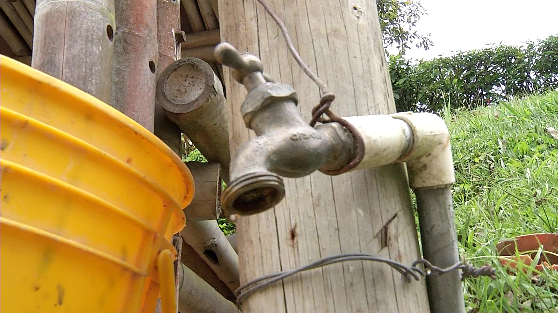 Denuncian que no tienen agua potable