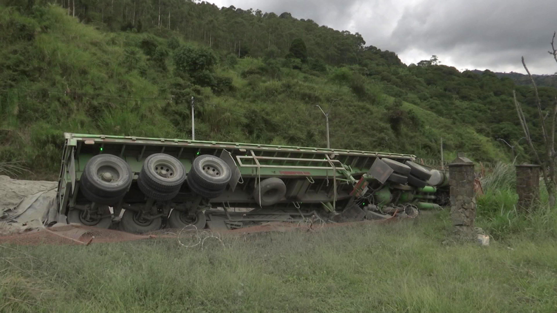 En accidente muere conductor de vehículo de carga