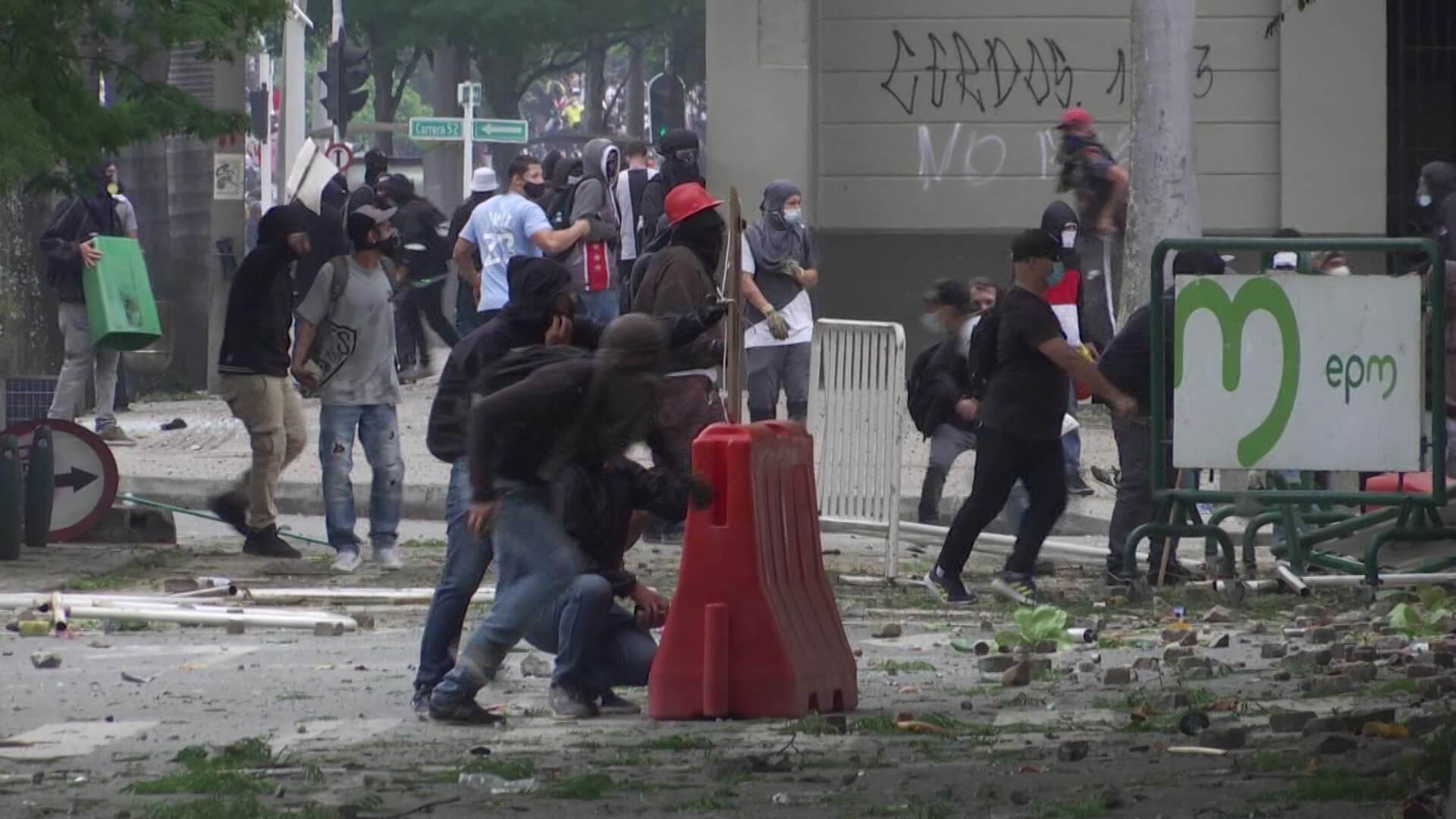 Marchas con actos vandálicos y saqueos en varios puntos