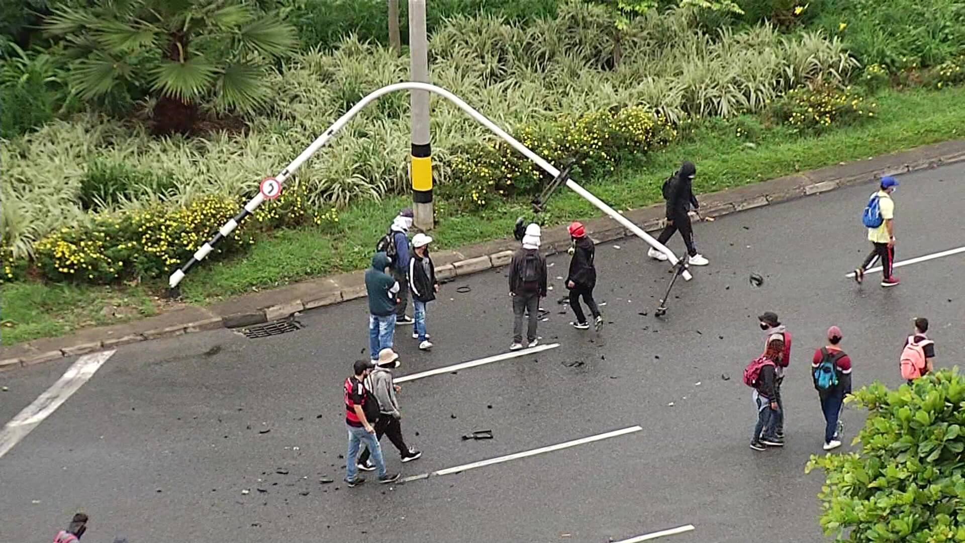 Avanza reparación de señales viales dañadas en protestas