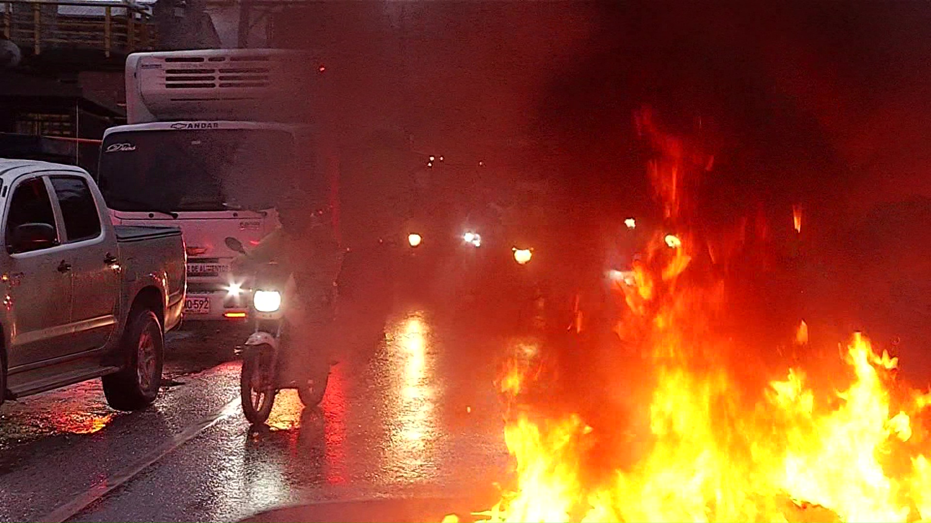 Caos durante las protestas del Paro Nacional en Bello