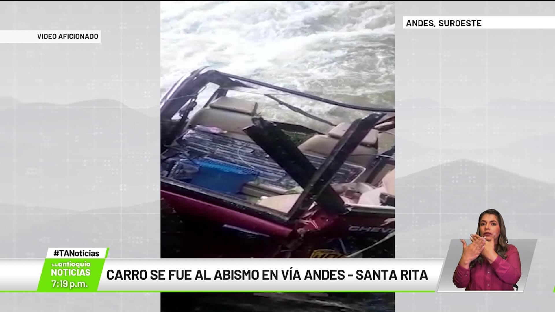 Carro se fue al abismo en vía Andes-Santa Rita