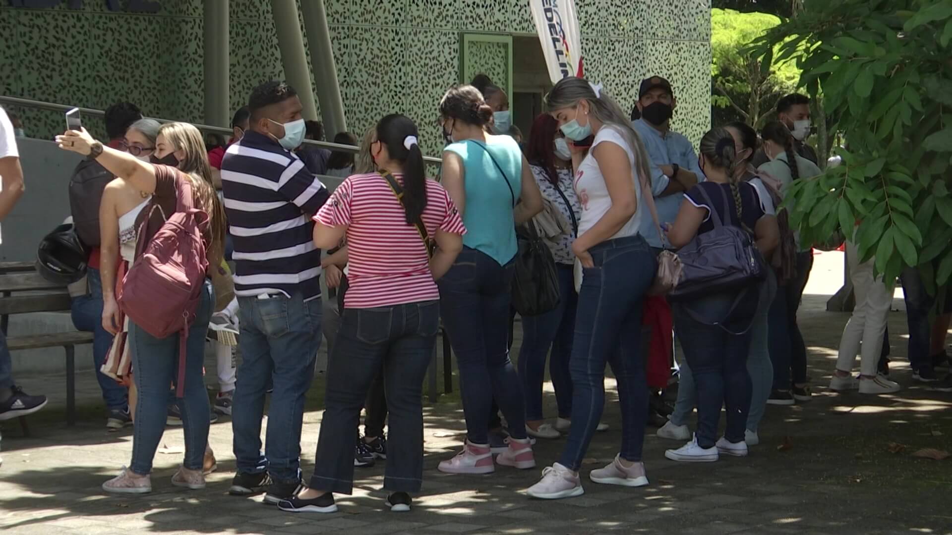 En Medellín comenzó vacunación para mayores de 55 años